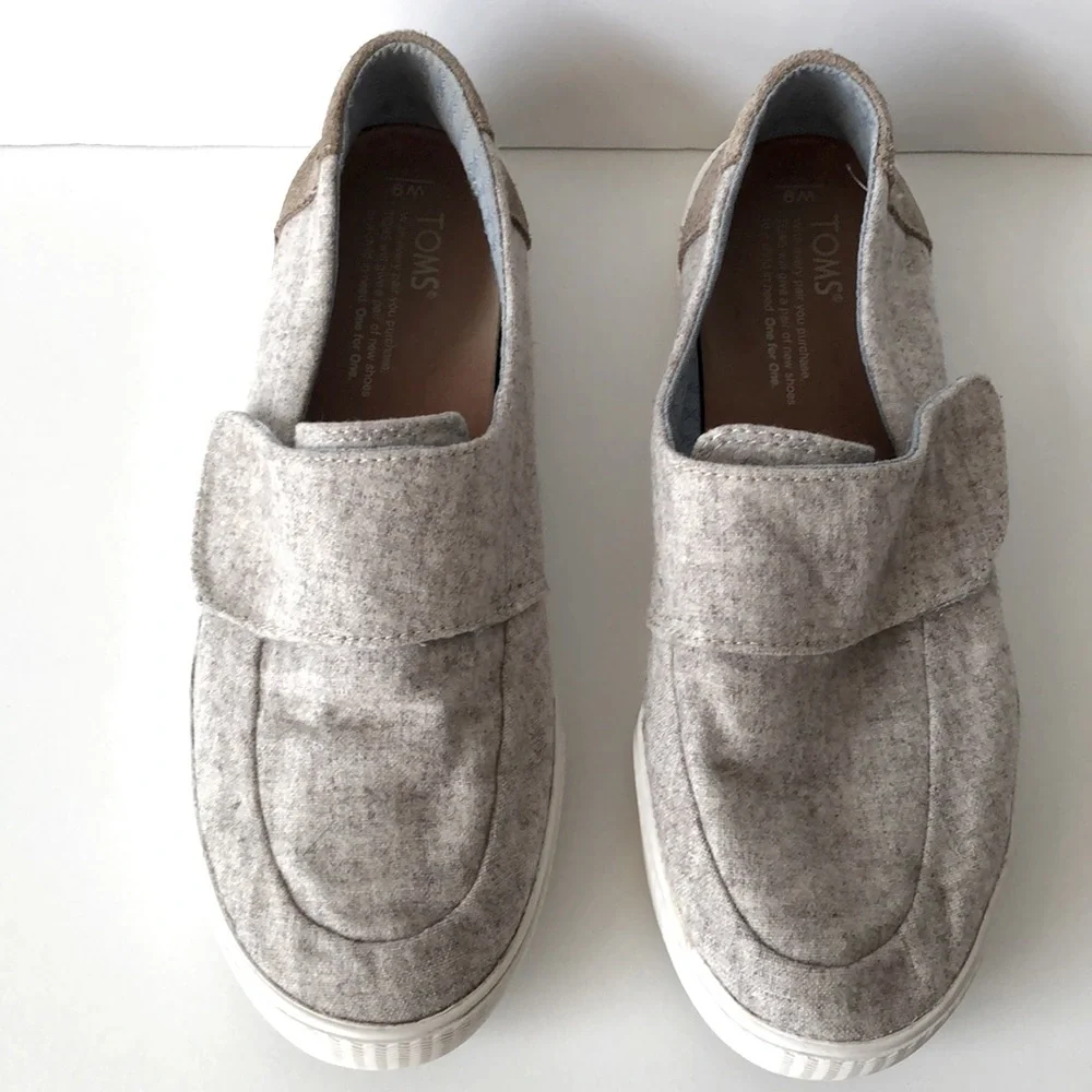 Toms Woman’s Sneakers Size Womens‎ 9 Beige